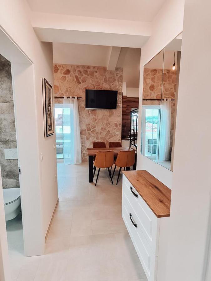 Apartamento Stone House Jezera Exterior foto